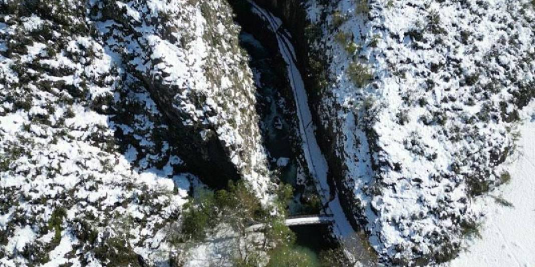 Kalbi kırıkların yeni rotası! Bayramlarda akın oluyordu, şimdi iyice dolup taşacak: Aşk acısını dindiren şelale tüm dillerde… 2